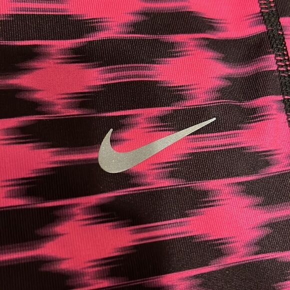 NWOT NIKE Dri-fit Pink and Black Run Fast Live Fearless  running Capri Leggings - Picture 2 of 9